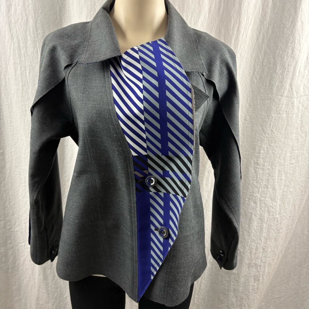 Issey Miyake Reversible Charcoal Blazer with Pattern - Picture 6 of 16